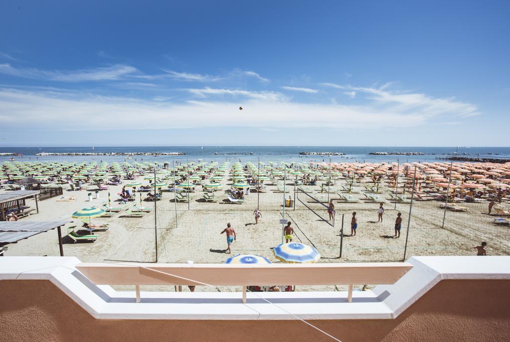 Hotel Eden Viserbella di Rimini Εξωτερικό φωτογραφία