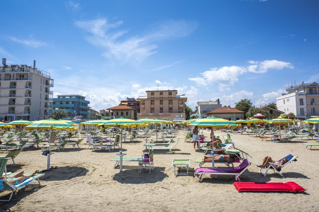 Hotel Eden Viserbella di Rimini Εξωτερικό φωτογραφία
