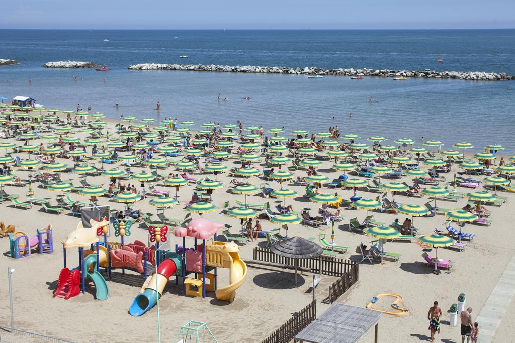 Hotel Eden Viserbella di Rimini Εξωτερικό φωτογραφία