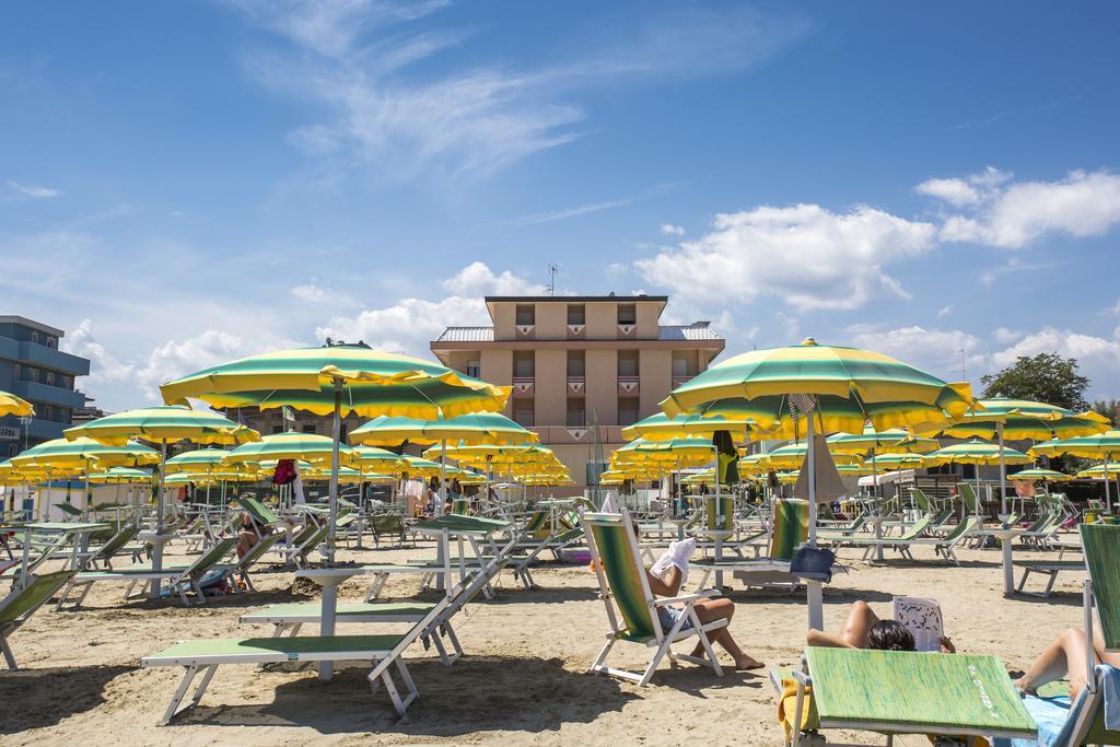 Hotel Eden Viserbella di Rimini Εξωτερικό φωτογραφία