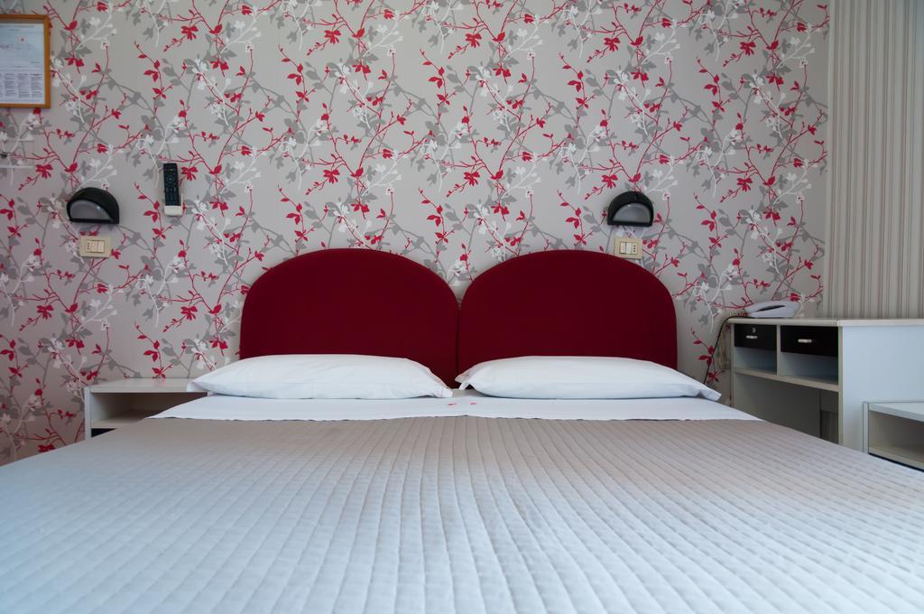 Hotel Eden Viserbella di Rimini Εξωτερικό φωτογραφία
